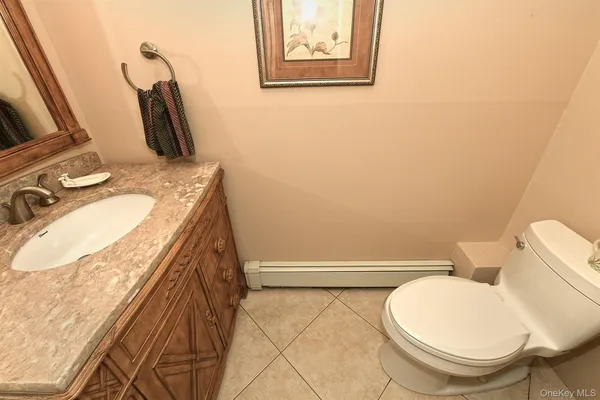 $1,199,999 | 1968 Cynthia Lane, Merrick, NY 11566