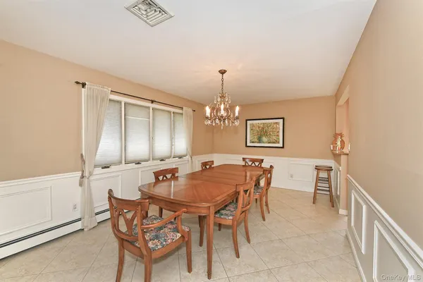 $1,199,999 | 1968 Cynthia Lane, Merrick, NY 11566