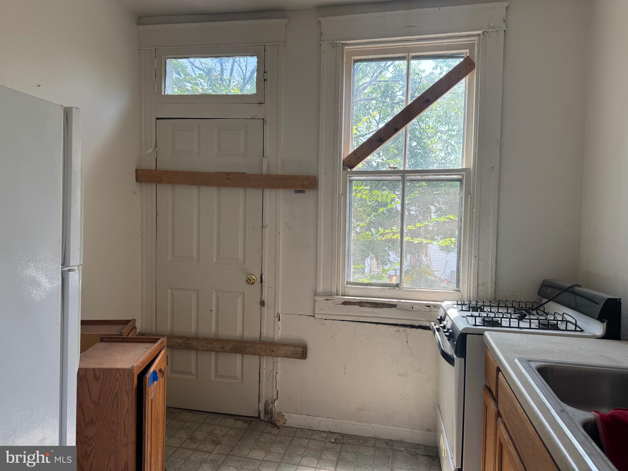 739 East 36th Street Baltimore, MD 21218 - Photo 6 of 15