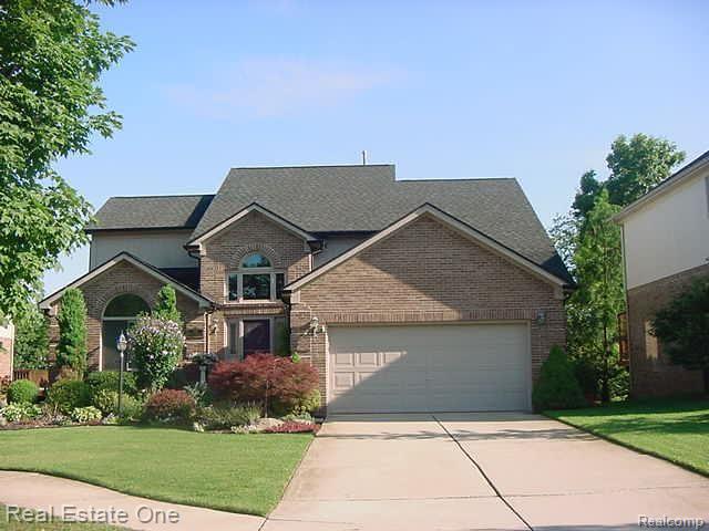 1016 River Mist Drive Rochester, MI 48307 - Photo 1 of 25 Great Back Yard