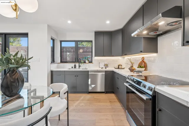 $995,000 | 1516 A Blake Street, Berkeley, CA 94703