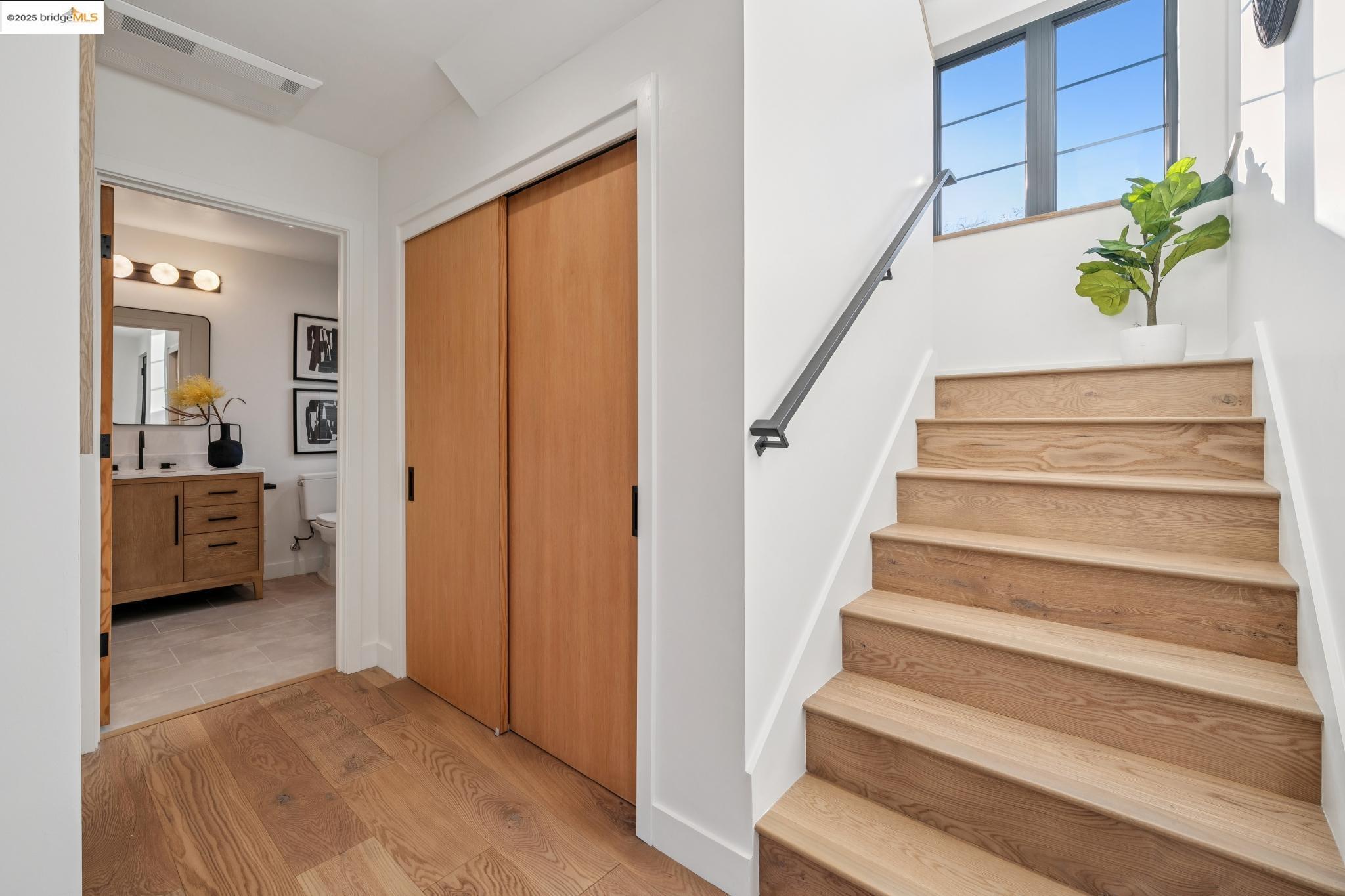1516 A Blake Street Berkeley, CA 94703 - Photo 20 of 55 a view of entryway and bedroom