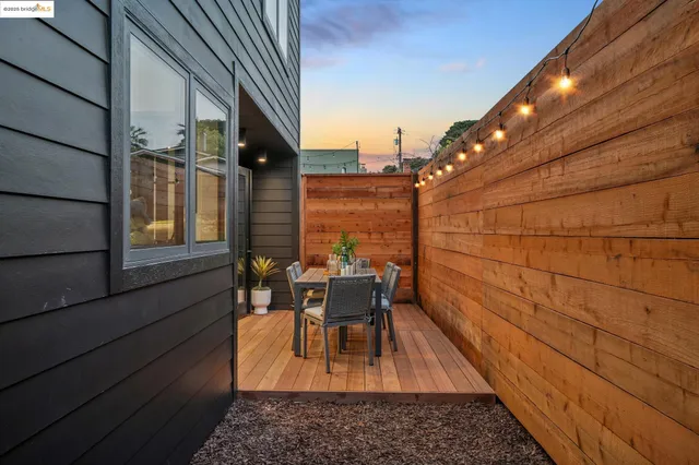 $995,000 | 1516 A Blake Street, Berkeley, CA 94703