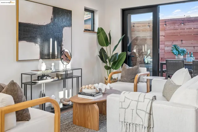 $995,000 | 1516 A Blake Street, Berkeley, CA 94703