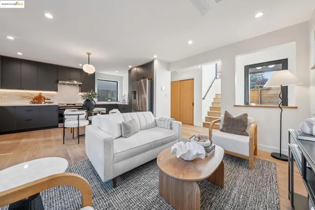 $995,000 | 1516 A Blake Street, Berkeley, CA 94703