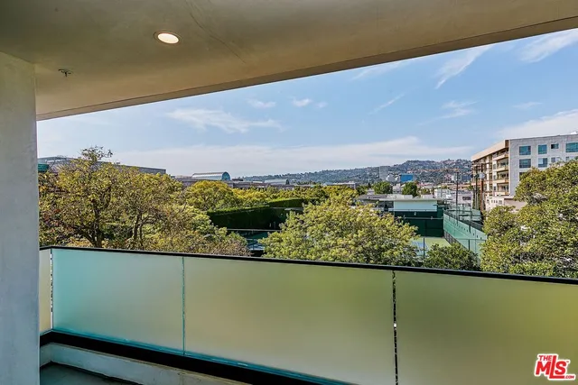 $5,200 | 328 North Maple Drive, Unit 202, Beverly Hills, CA 90210