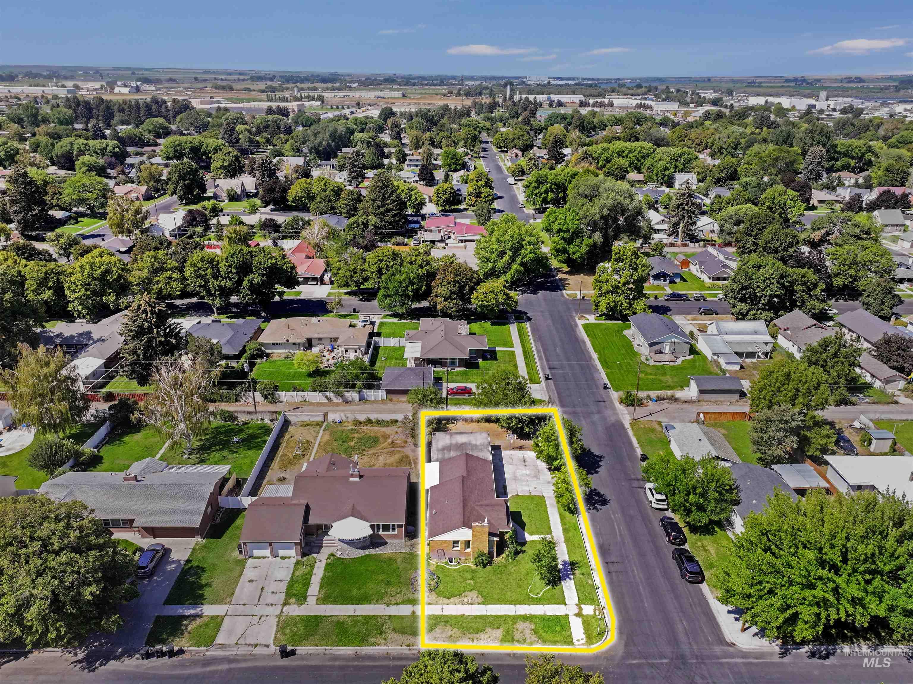 201 West 19th Street Burley, ID 83318 - Photo 31 of 31 Aerial view of residential area featuring property parcel outlined