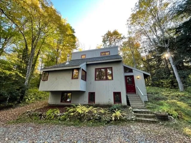 $2,250 | 4 Morning Hollow Lane, Grantham, NH 03753