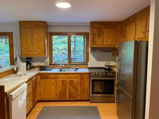 $2,250 | 4 Morning Hollow Lane, Grantham, NH 03753