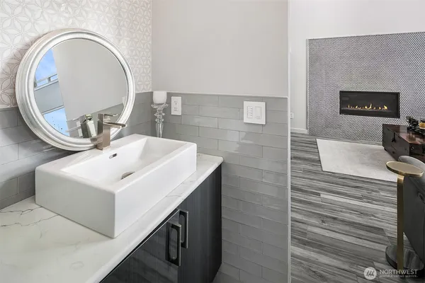 $4,125,000 | 3828 West Lake Sammamish Parkway Southeast, Bellevue, WA 98008