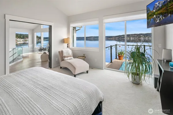$4,125,000 | 3828 West Lake Sammamish Parkway Southeast, Bellevue, WA 98008