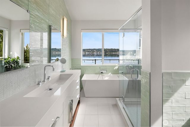 $4,000,000 | 3828 West Lake Sammamish Parkway Southeast, Bellevue, WA 98008