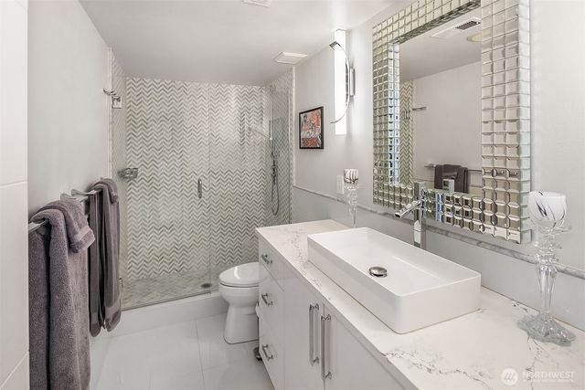 $4,000,000 | 3828 West Lake Sammamish Parkway Southeast, Bellevue, WA 98008