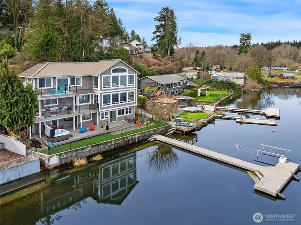 $4,125,000 | 3828 West Lake Sammamish Parkway Southeast, Bellevue, WA 98008