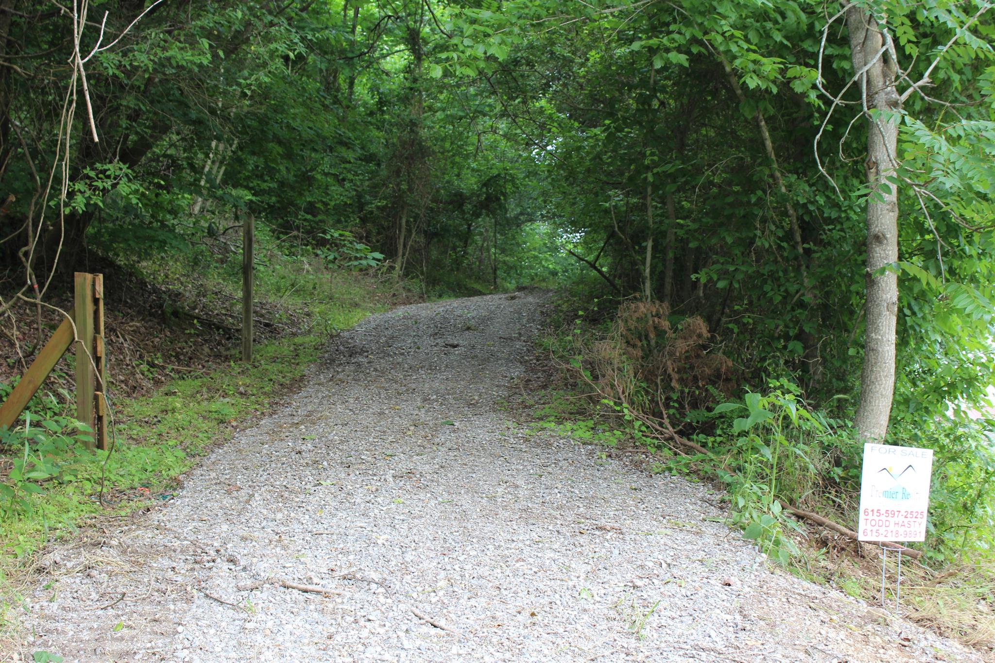 44 Austin Bottom Road Baxter, TN 38544 - Photo 1 of 10