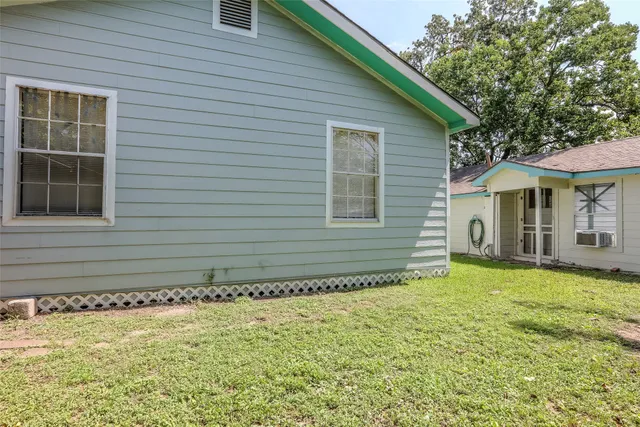 $1,600 | 9226 East Avenue Q, Houston, TX 77012
