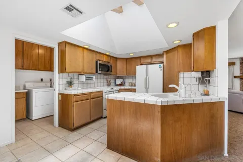$545,000 | 12450 Algonquin Road, Apple Valley, CA 92308