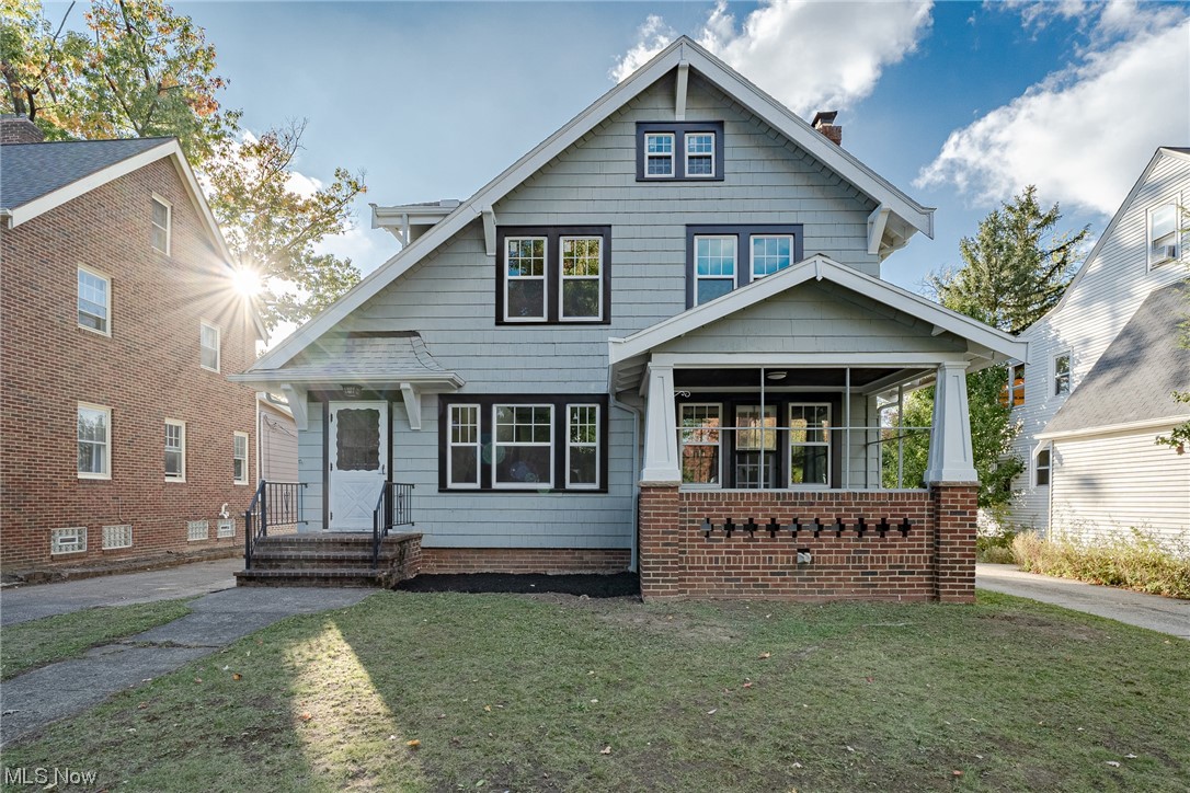 916 Beverly Road Cleveland Heights, OH 44121 - Photo 2 of 30 Gallery Image 2