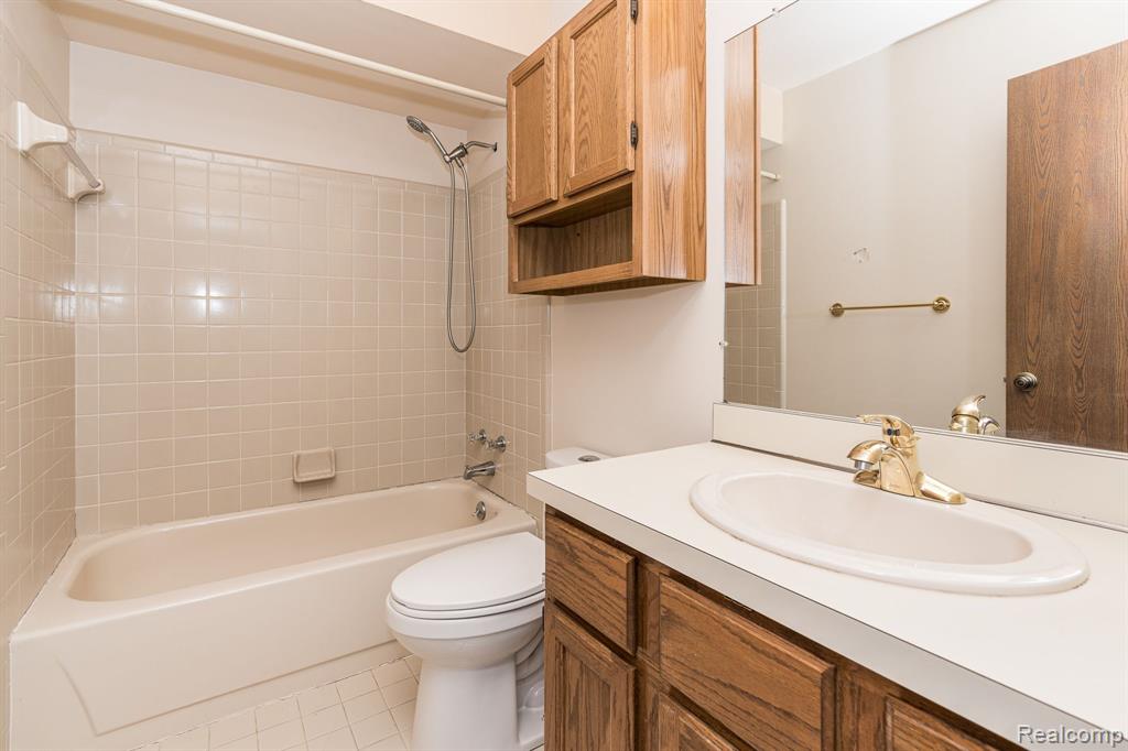 1643 Hillside Lane Rochester Hills, MI 48307 - Photo 31 of 48