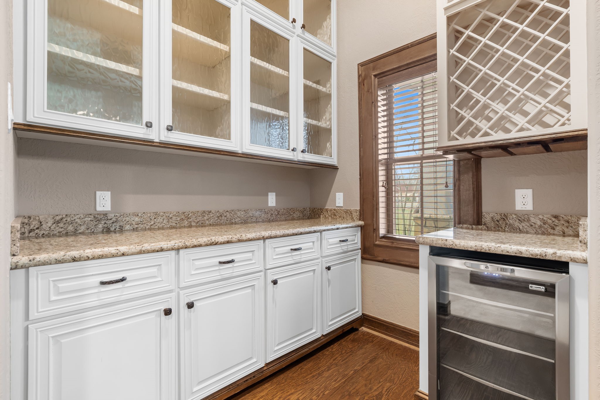 11009 Darby Loop Conroe, TX 77385 - Photo 24 of 43 Butlers Pantry