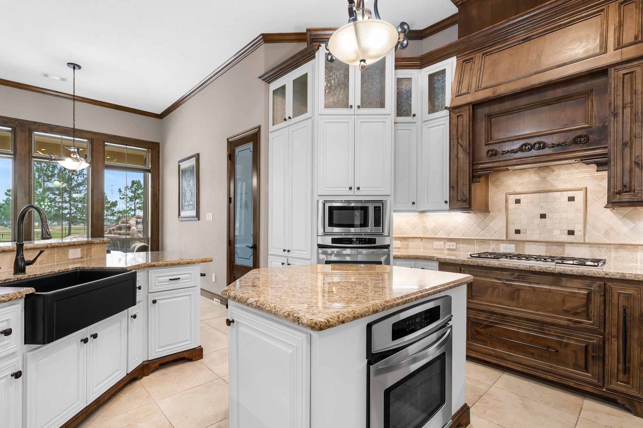 11009 Darby Loop Conroe, TX 77385 - Photo 28 of 43 Kitchen