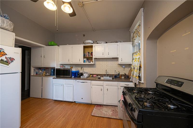 3570 Brighton Road Brighton Heights, PA 15212 - Photo 8 of 12 Gallery Image 8