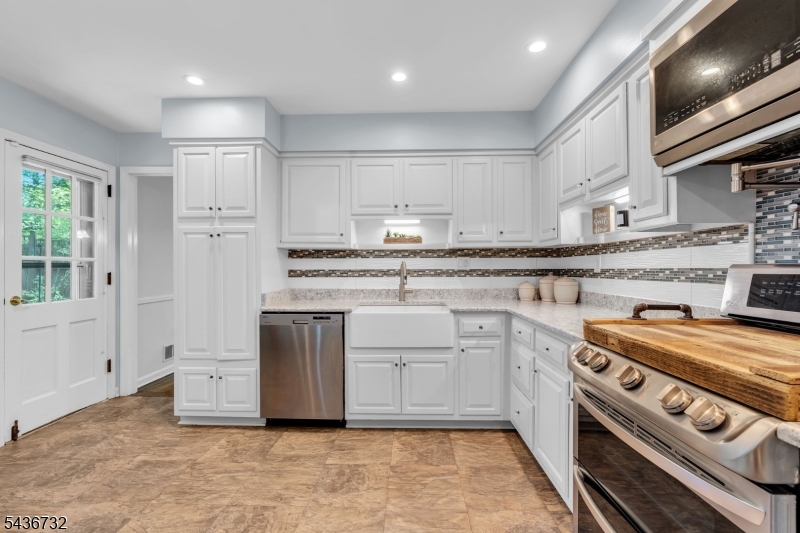 19 McCann Mill Road Califon, NJ 07830 - Photo 15 of 44