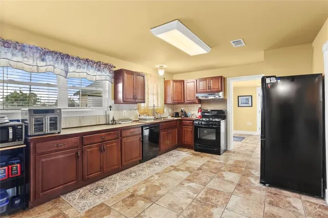 $205,000 | 2901 Blanchard Drive, Chalmette, LA 70043