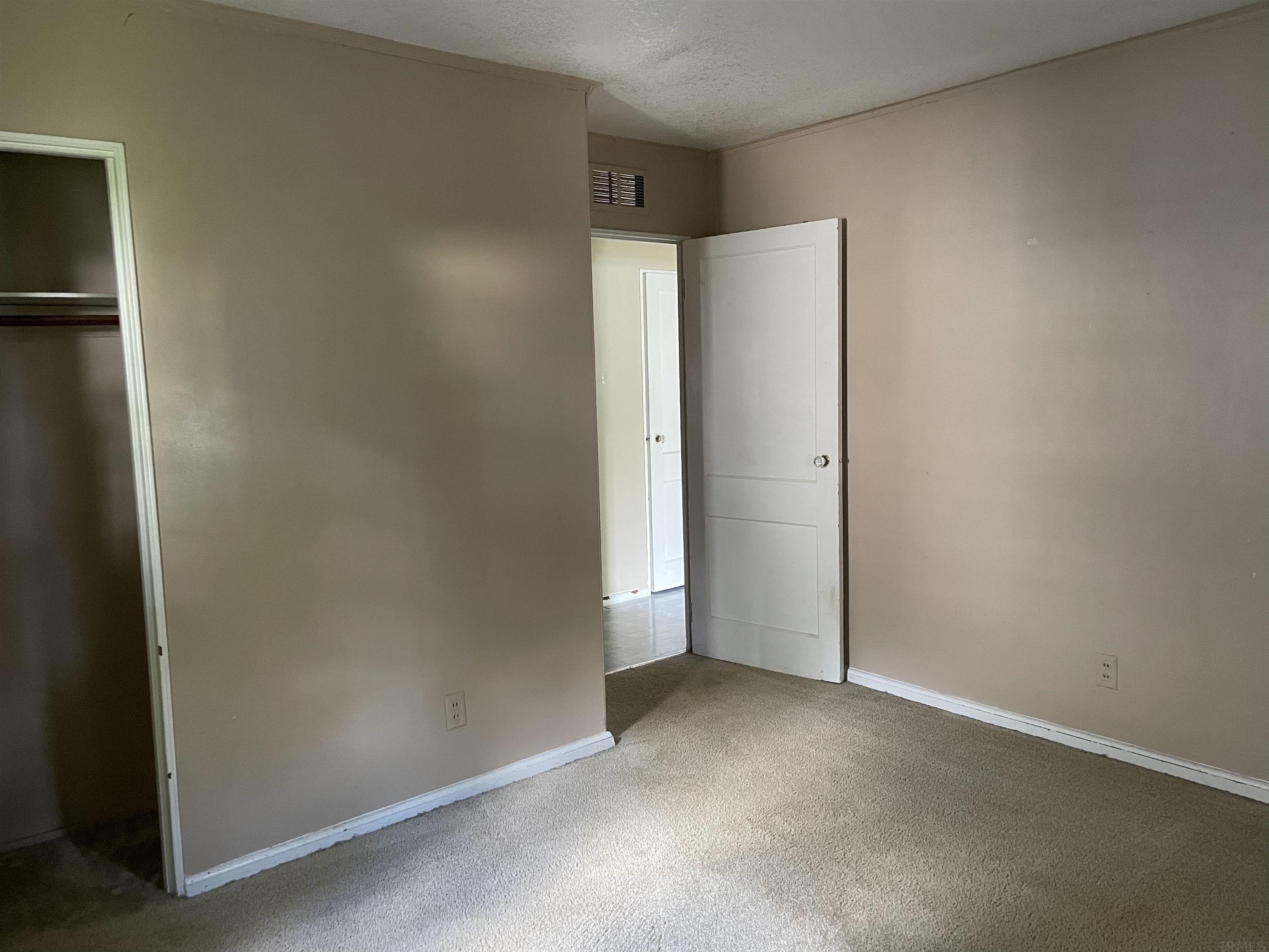 710 Prospect Avenue Fort Wayne, IN 46805 - Photo 5 of 8