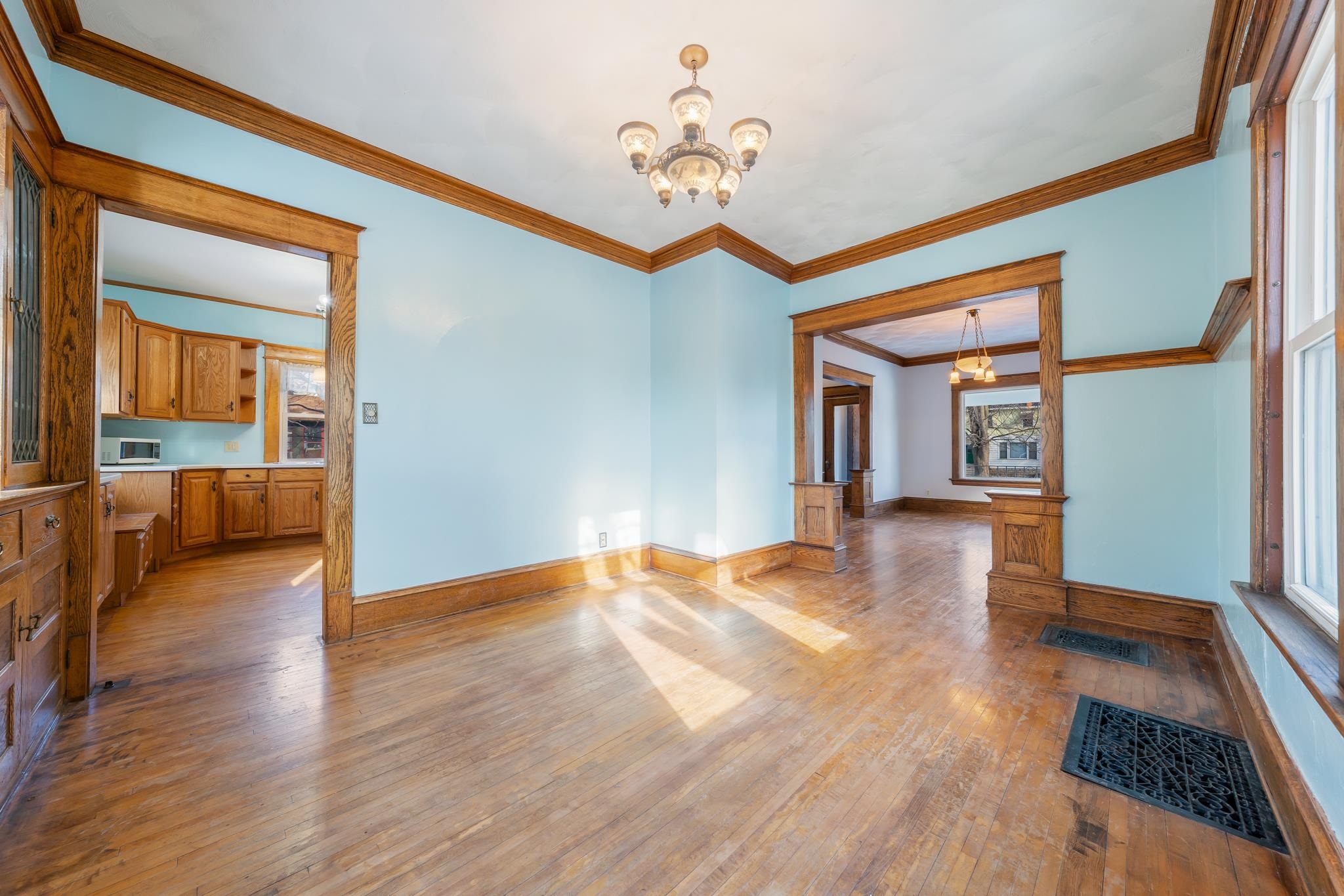 1641 Jackson Street Oshkosh, WI 54901 - Photo 6 of 28