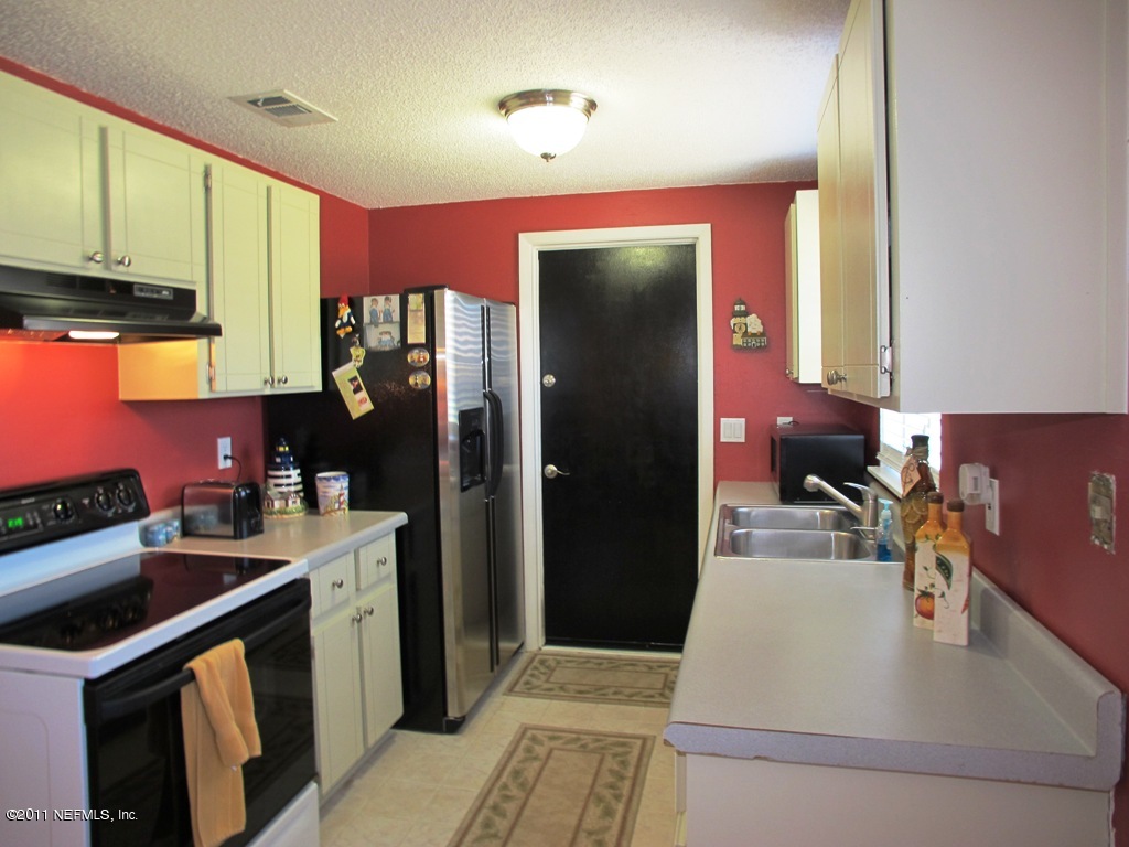 2423 Fernside Road Jacksonville, FL 32246 - Photo 7 of 32 Kitchen #2