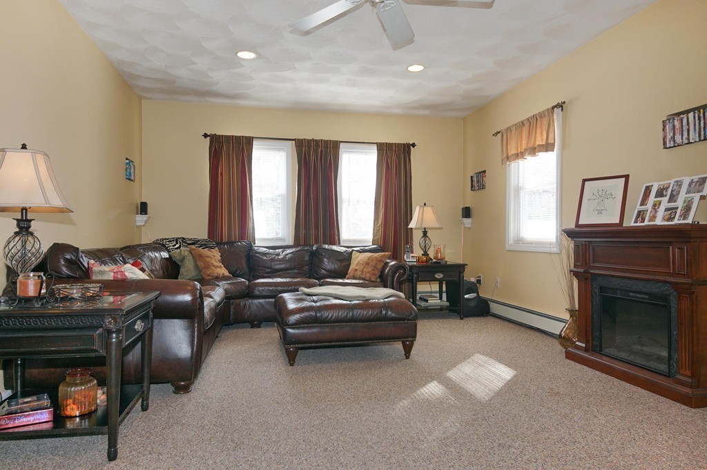 42 College Road Burlington, MA 01803 - Photo 8 of 27 Gallery Image 8