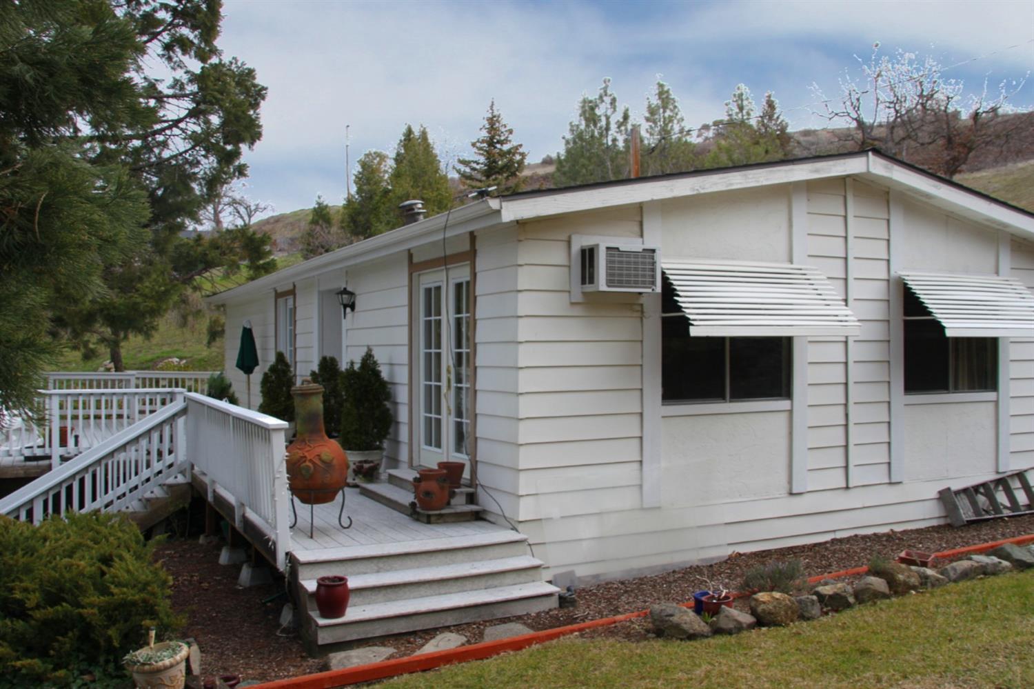 4324 North Foothill Road Medford, OR 97504 - Photo 1 of 27 Primary Photo