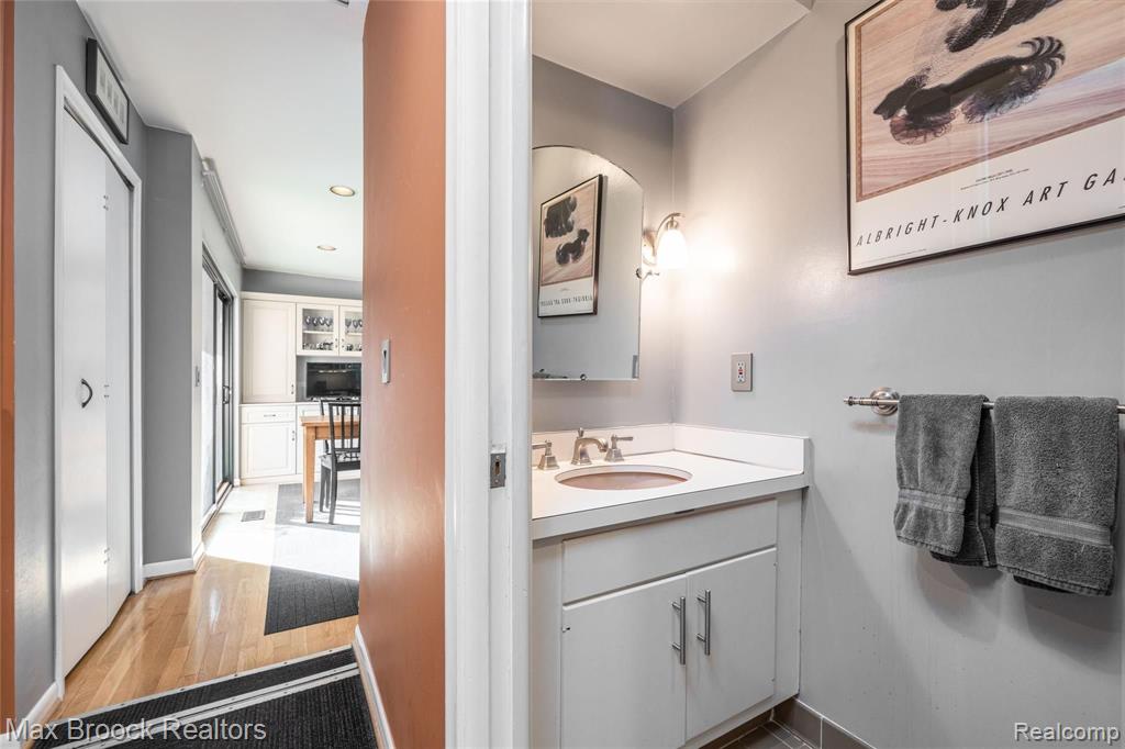 32481 Evergreen Road Beverly Hills, MI 48025 - Photo 39 of 57