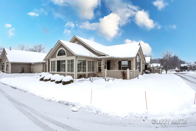 $379,900 | 5331 Mapleside Lane Southwest, Wyoming, MI 49418