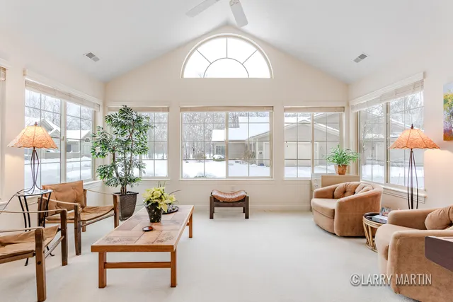 $379,900 | 5331 Mapleside Lane Southwest, Wyoming, MI 49418