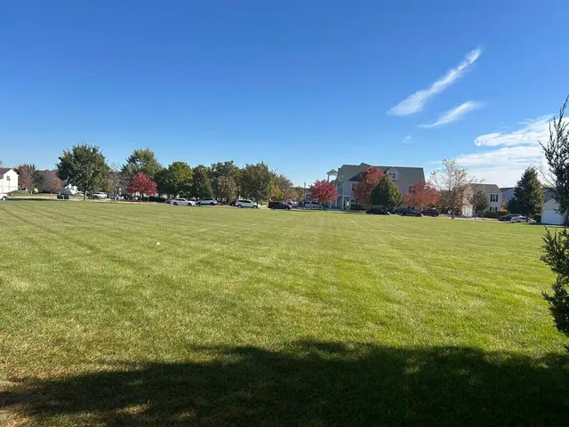 $2,300 | 788 Symphony Drive, Unit 788, Aurora, IL 60504