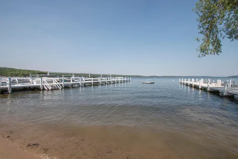 $995,000 | 812 Van Slyke Drive, Fontana, WI 53125