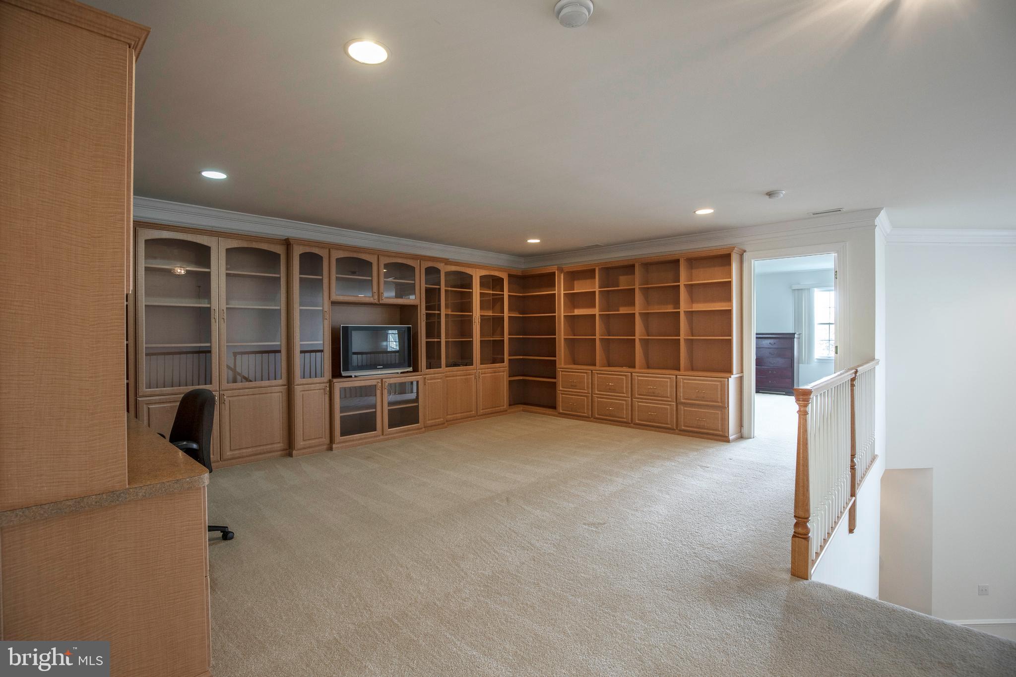 229 Sydney Road Southampton, PA 18966 - Photo 23 of 42 2nd floor sitting area