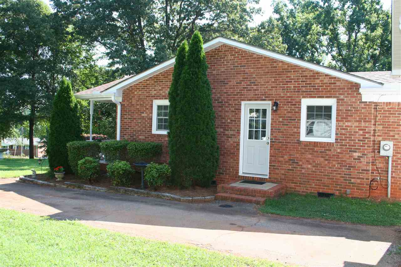121 Clifford Road Boiling Springs, SC 29316 - Photo 2 of 18 Gallery Image 2