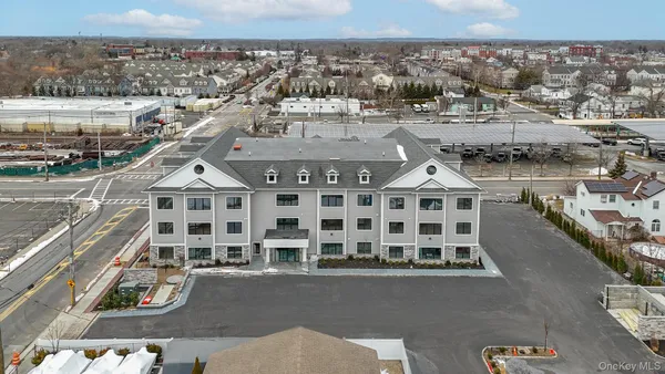 $3,700 | 80 Division Street, Unit 3G, Patchogue, NY 11772