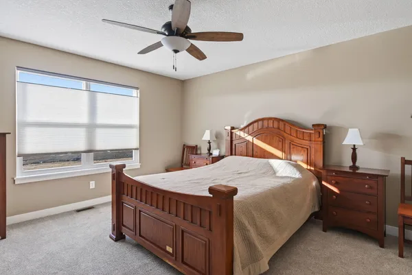 $469,900 | 6210 College Avenue, Davenport, IA 52807
