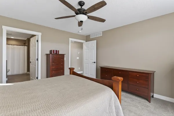 $469,900 | 6210 College Avenue, Davenport, IA 52807