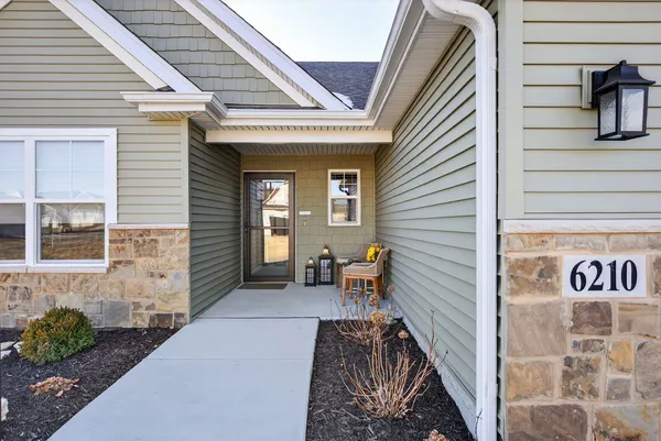 $469,900 | 6210 College Avenue, Davenport, IA 52807