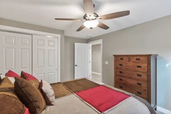 $469,900 | 6210 College Avenue, Davenport, IA 52807