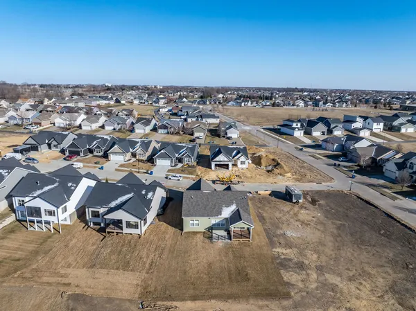 $469,900 | 6210 College Avenue, Davenport, IA 52807