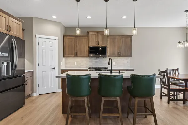$469,900 | 6210 College Avenue, Davenport, IA 52807