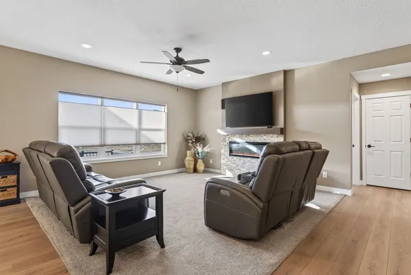 $469,900 | 6210 College Avenue, Davenport, IA 52807
