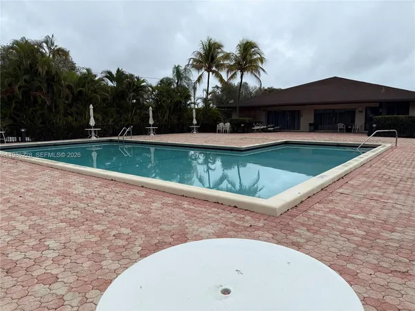 $135,000 | Tamarac Gardens Condominiums, Tamarac, FL 33321