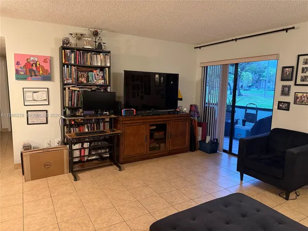 $135,000 | Tamarac Gardens Condominiums, Tamarac, FL 33321